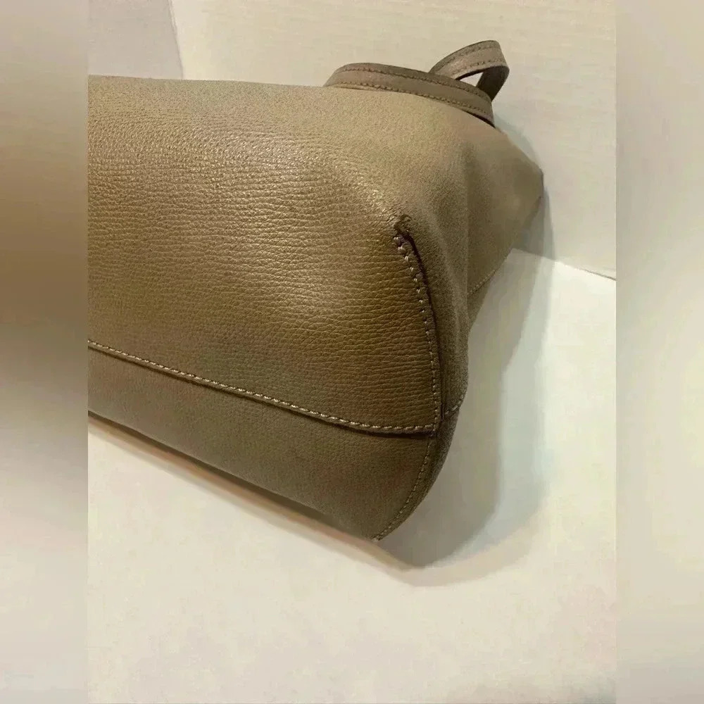 Authentic Fendi tote! Such a cute travel bag, but not bulky. Super trendy! W/COA - Picture 10 of 16